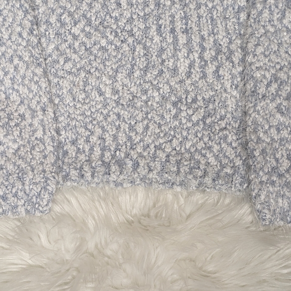 EUC Buffalo David Bitton sky blue/white marled fuzzy luxuriously soft crew neck - Picture 8 of 15
